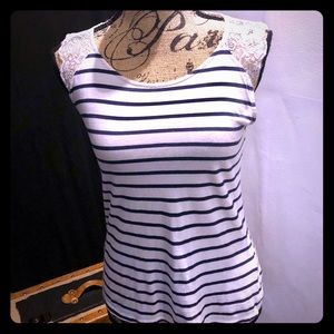 NAFNAF striped top. Chic!